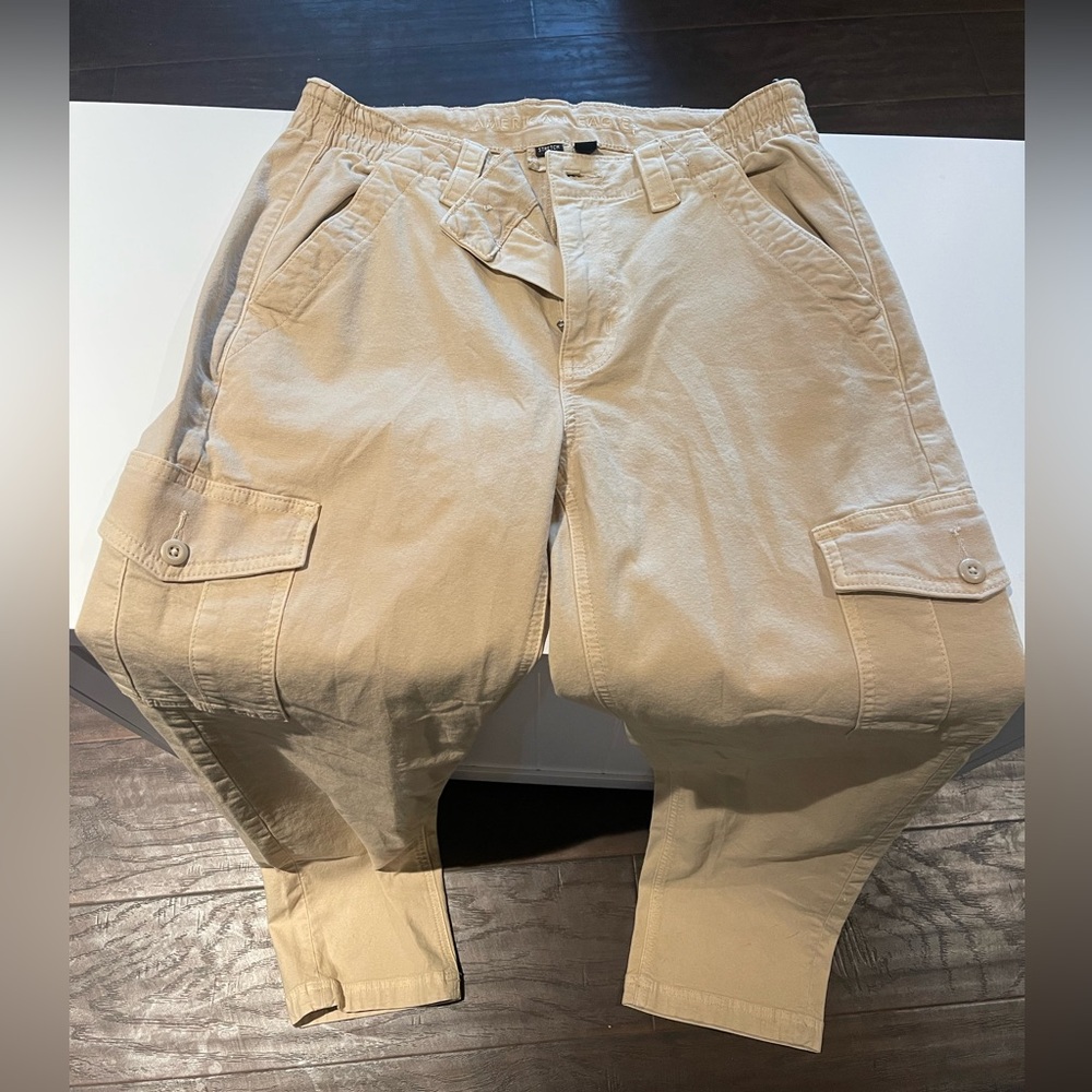 American Eagle size 6 stretch cargo pants